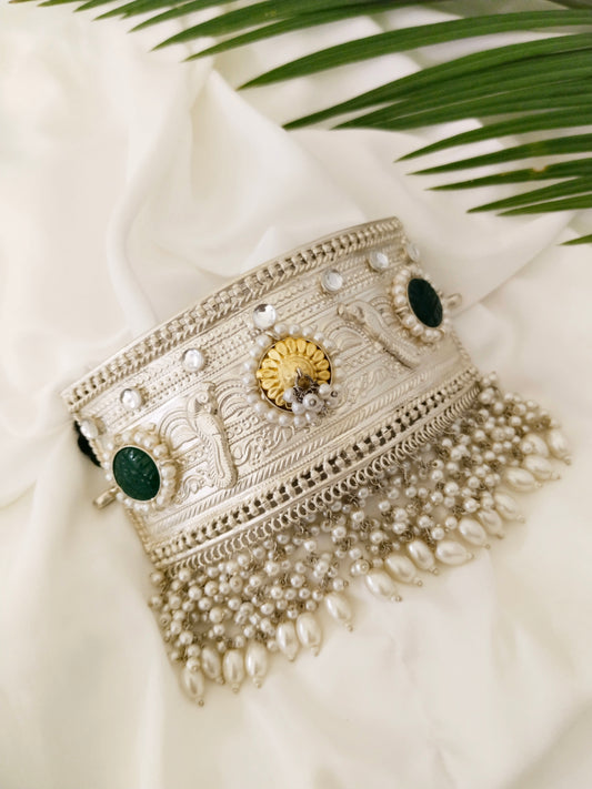 NAAZ CHOKER