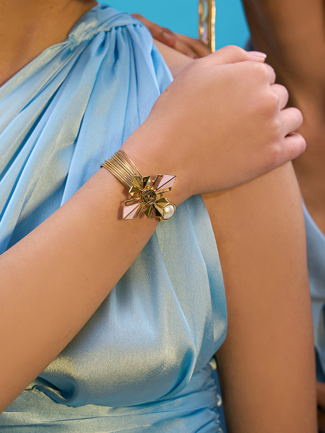 The Met handcuff