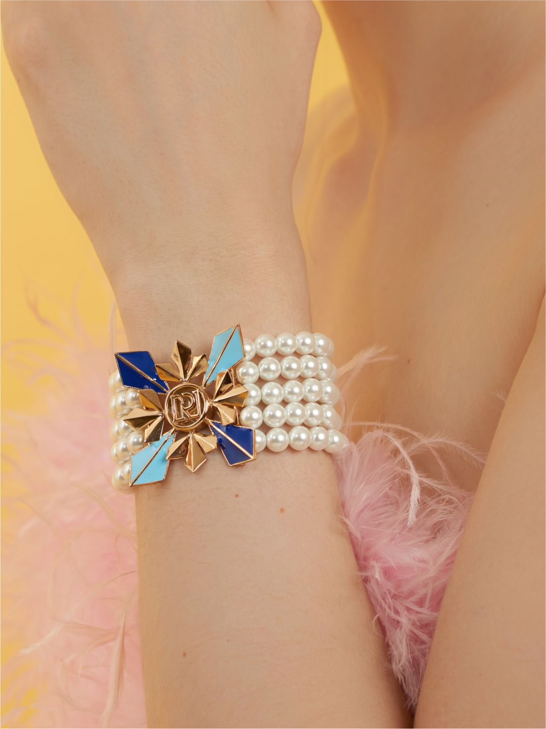 Clarisse Pearl Handcuff