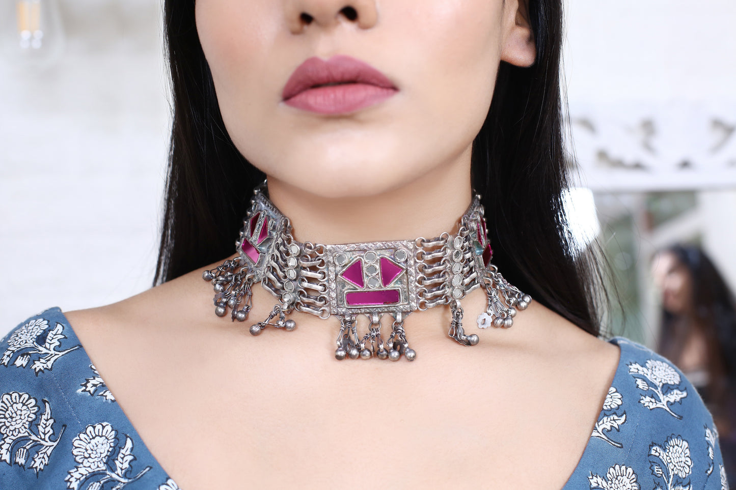 Farheen glass choker (purple)