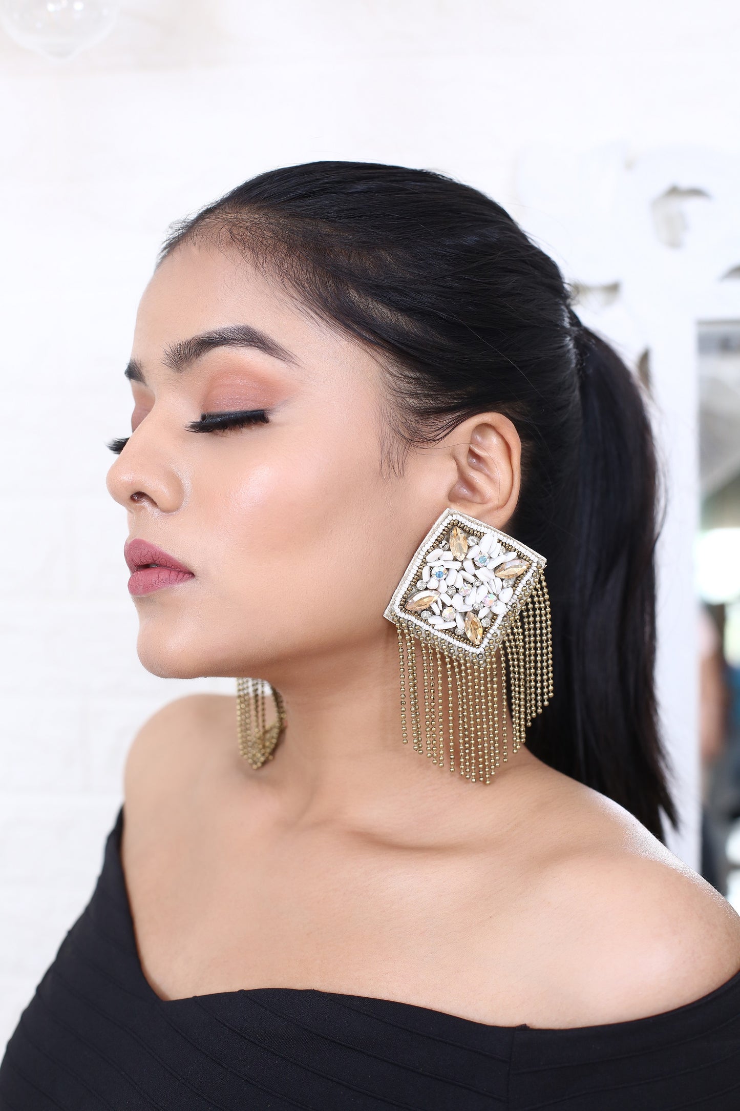 AMAIRA CRYSTAL EARRINGS