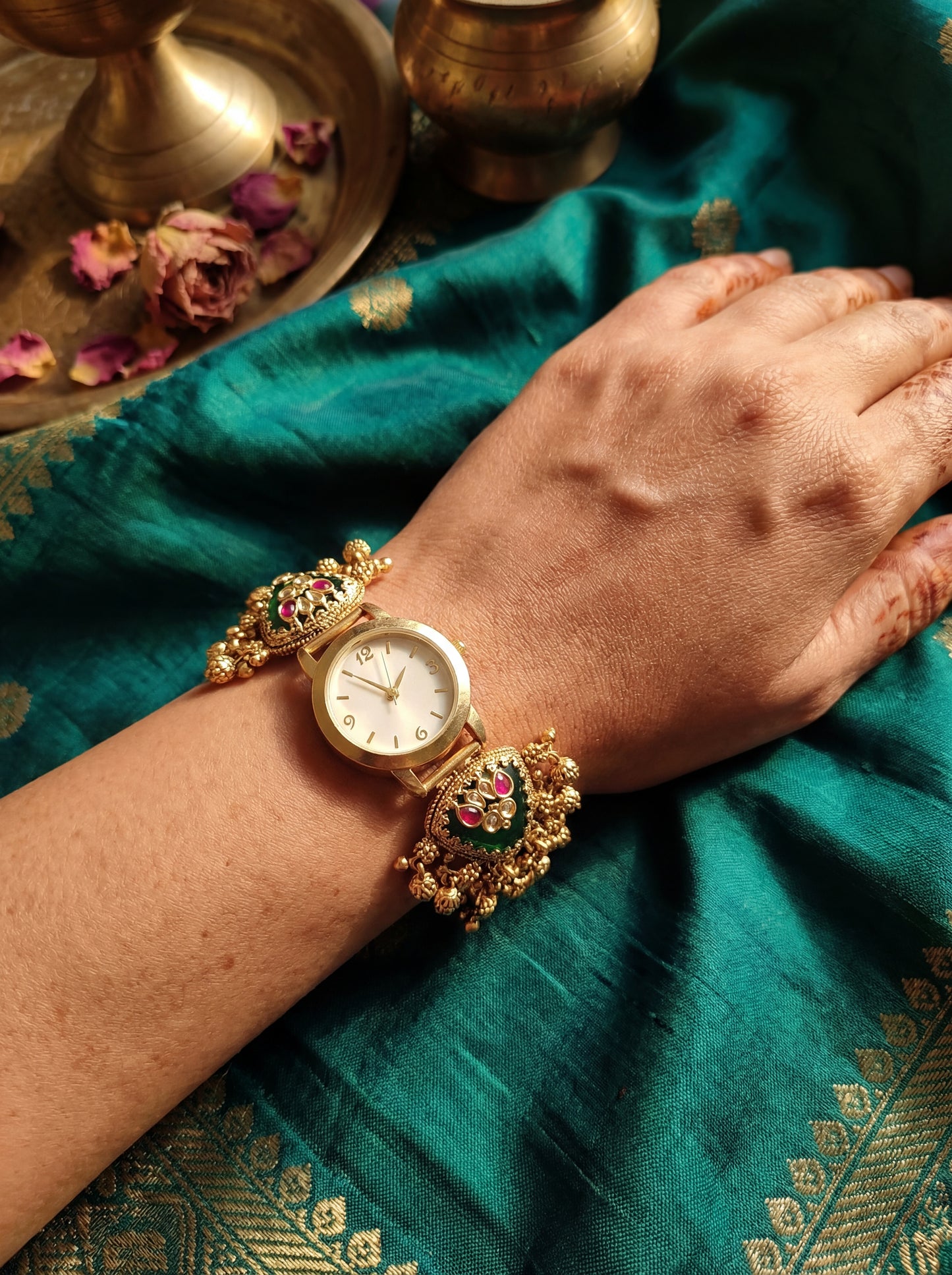 AIZA ETHNIC WATCH