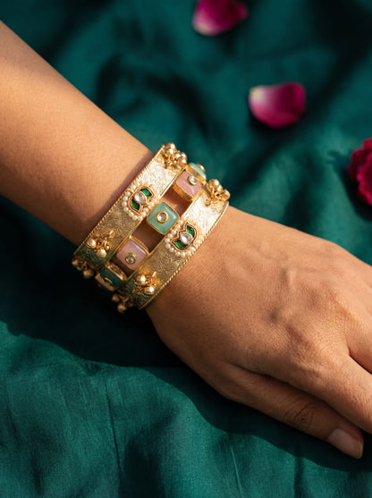 SAHAR HANDCUFF
