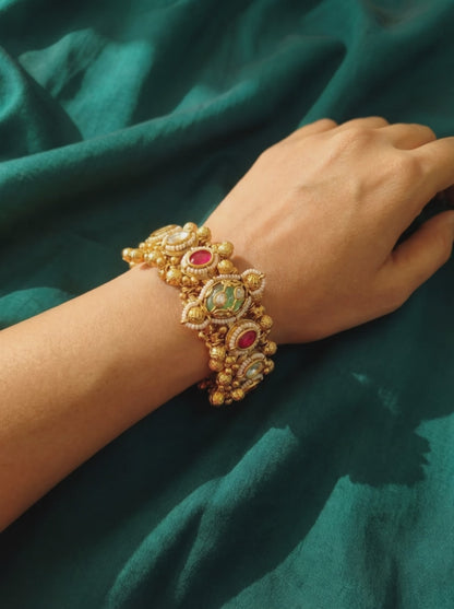 NAUREEN HANDCUFF