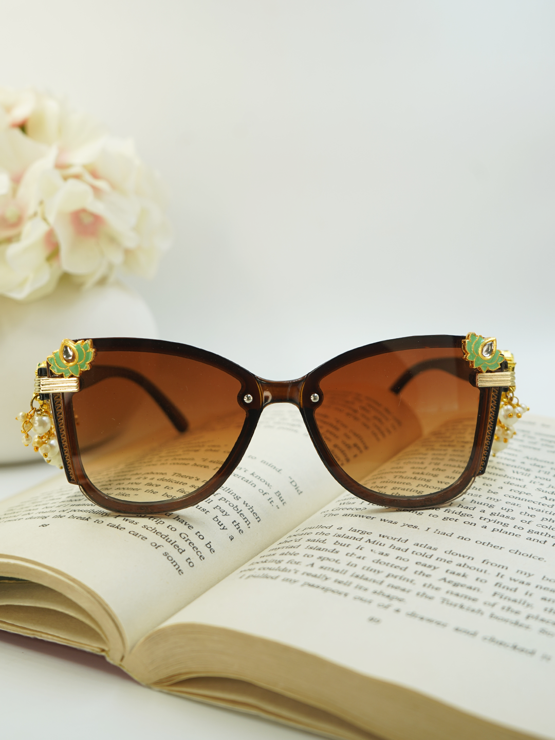 NAWABI BROWN SUNGLASSES